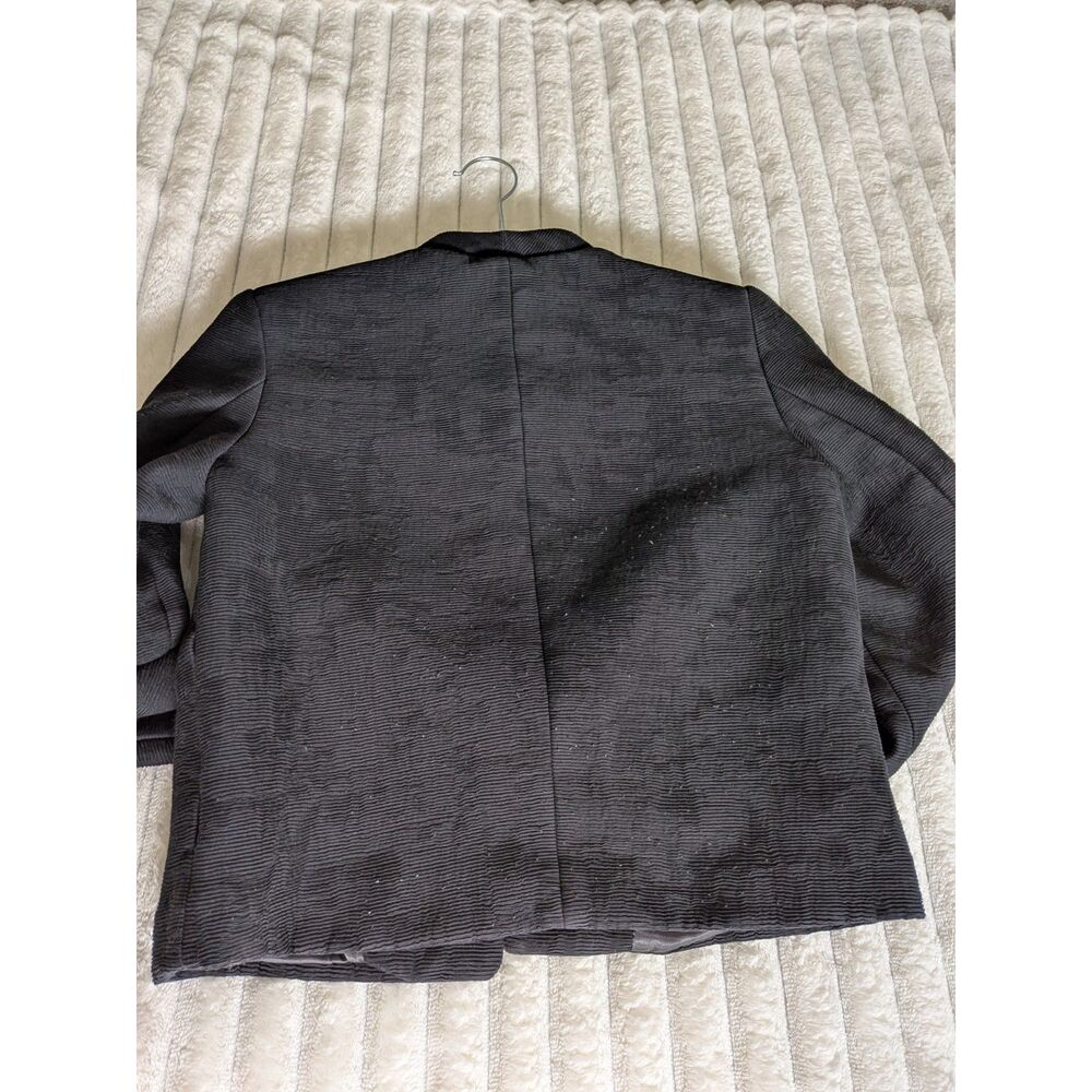 H&M Black Textured Wave Knit Crop Jacket Collarless Snap Front Size 4